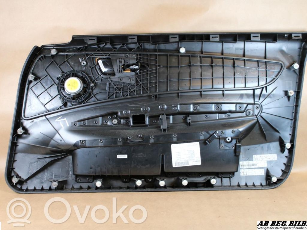 BMW 1 E81 E87 Apmušimas priekinių durų (obšifke)