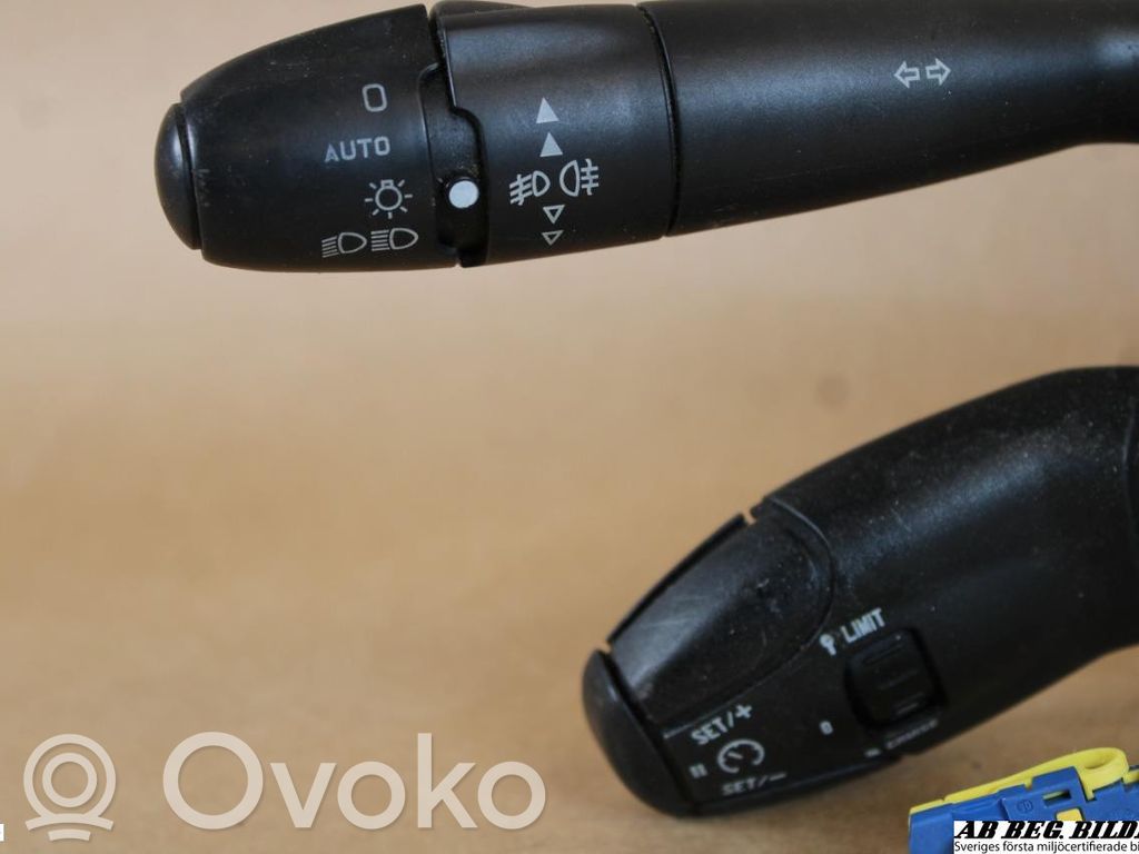 Peugeot 308 Wiper turn signal indicator stalk/switch 