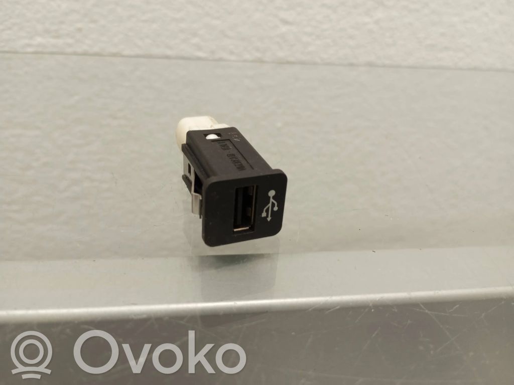 USB savienotājs   9237656