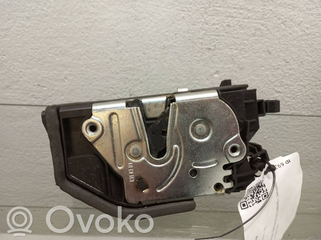 BMW X5 E70 Takaoven lukko 