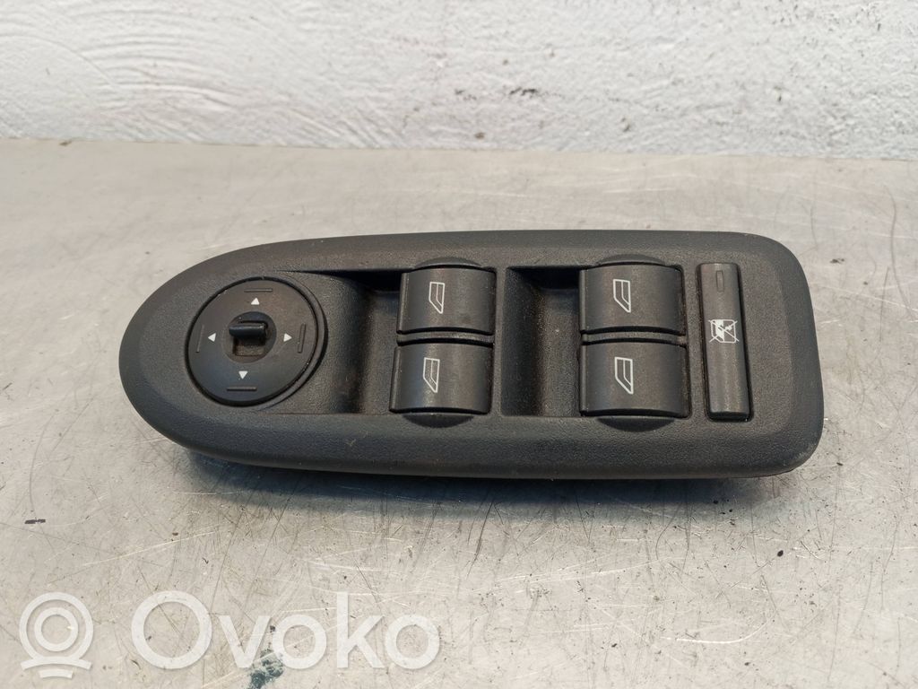Ford Focus Electric window control switch 
