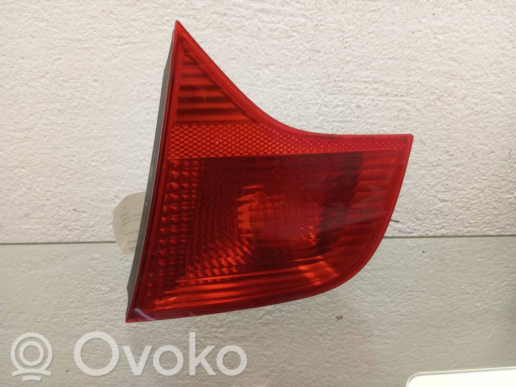 Audi A4 S4 B7 8E 8H Takaluukun takavalot 