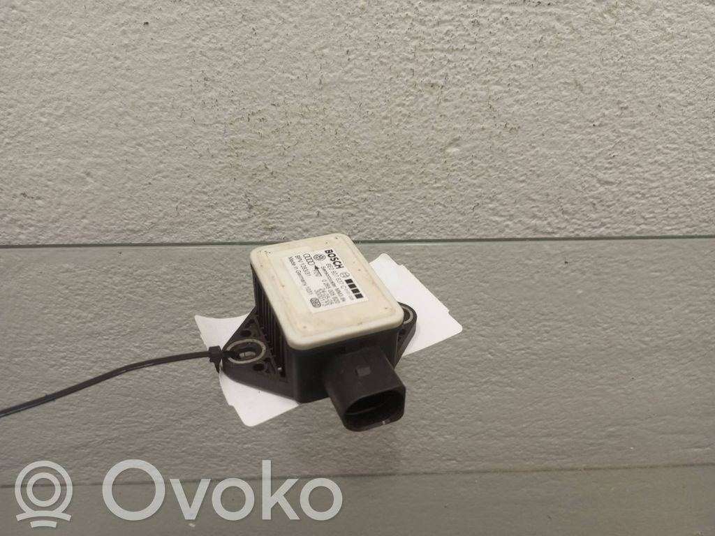 Audi A4 S4 B7 8E 8H Vakaajan pitkittäiskiihtyvyystunnistin (ESP) 
