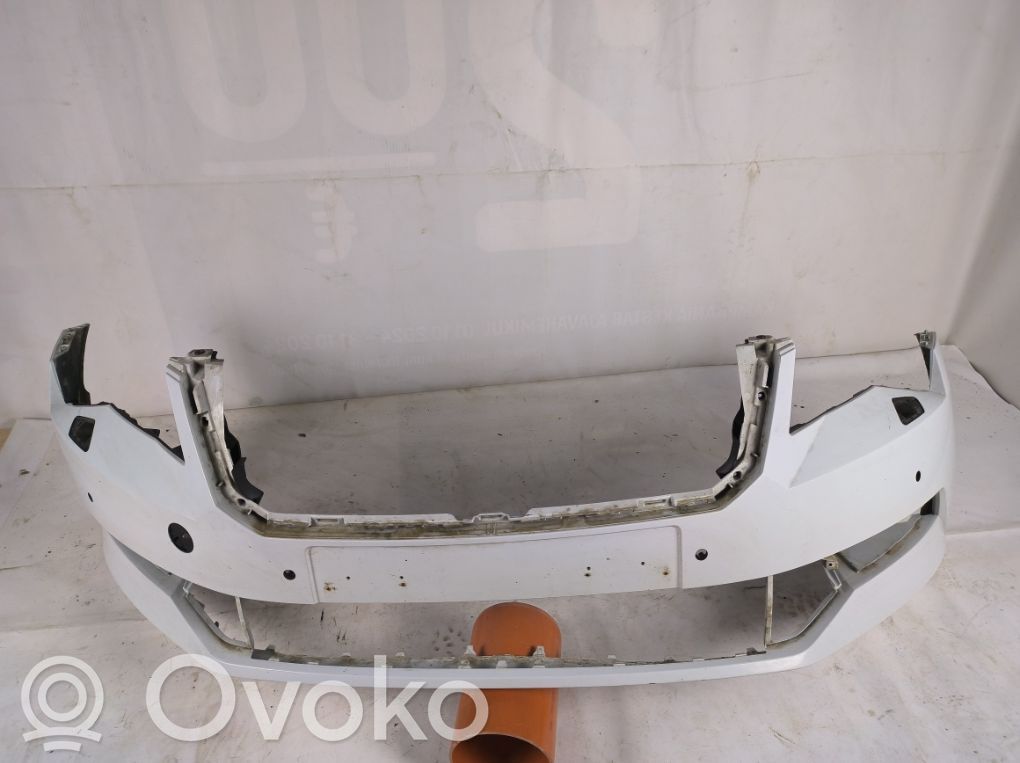 Parachoques delantero   3V0807218,3V0853677,3V0853665