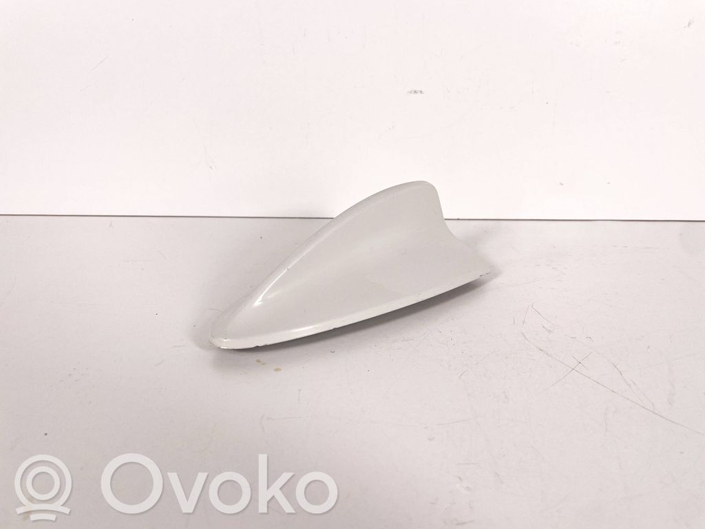 BMW 3 E92 E93 Kattoantennin (GPS) suoja 