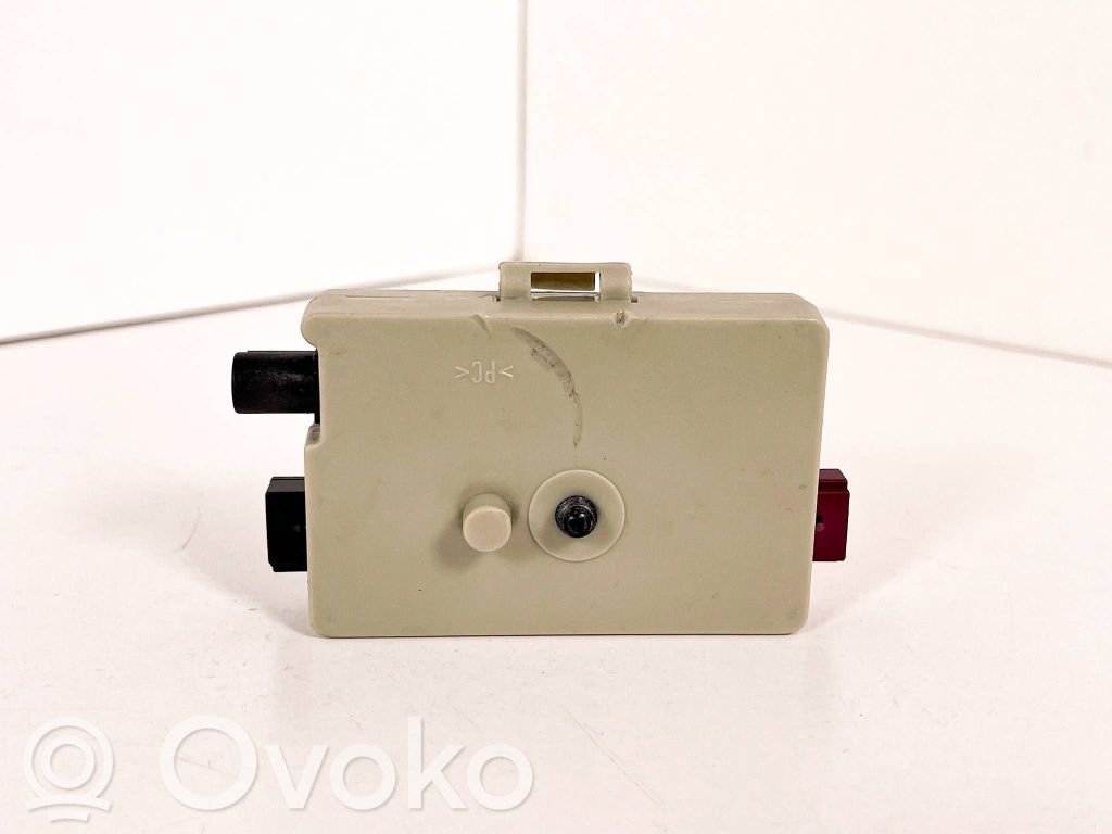 BMW 3 E92 E93 Antenos stiprintuvas 