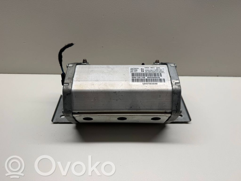 BMW 3 E90 E91 Keleivio oro pagalvė 