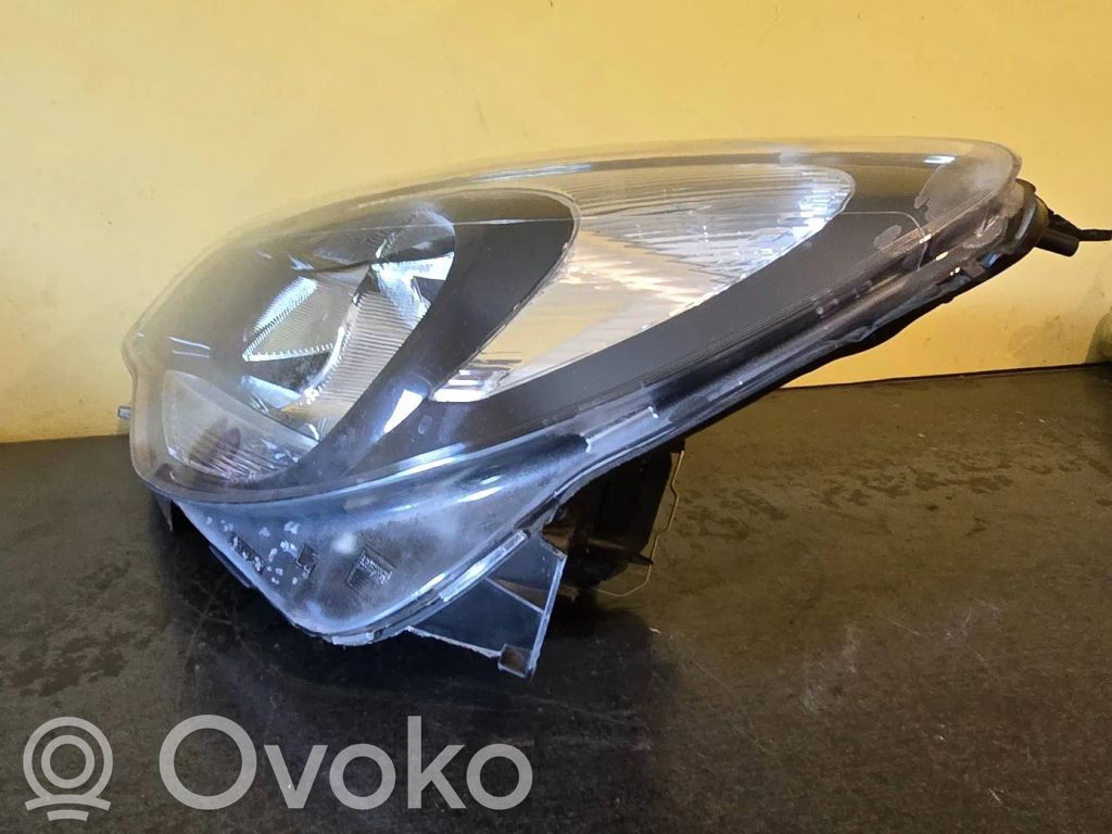 Opel Corsa E Priekinis žibintas 