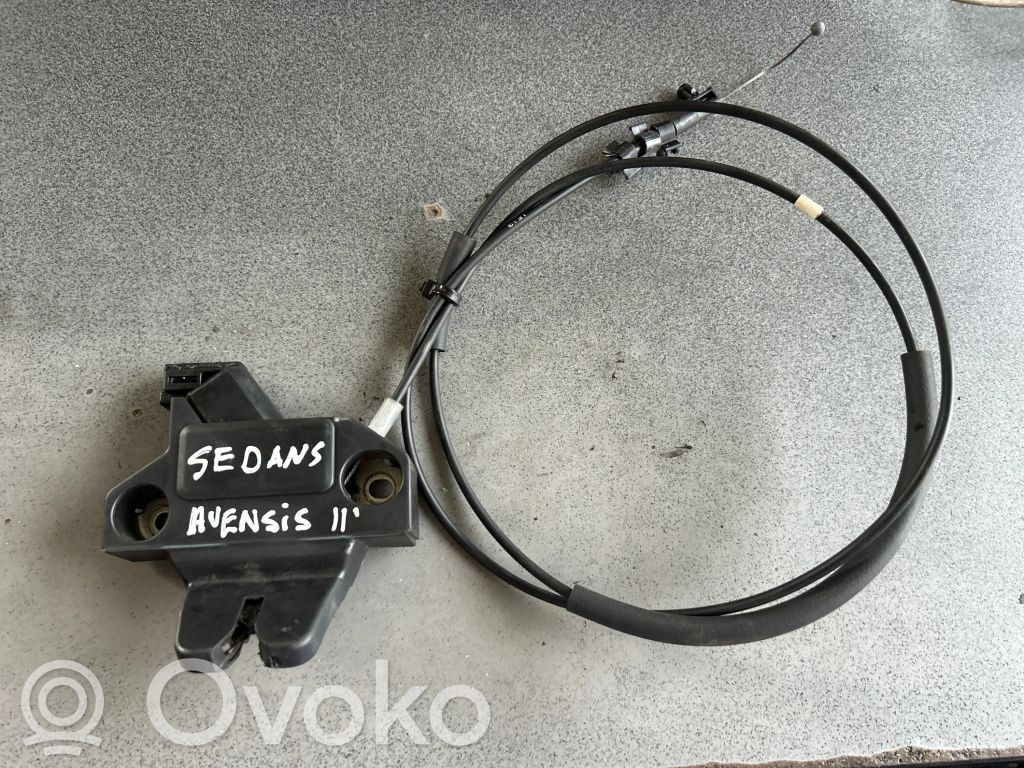 Toyota Avensis T270 Anello/gancio chiusura/serratura del vano motore/cofano 