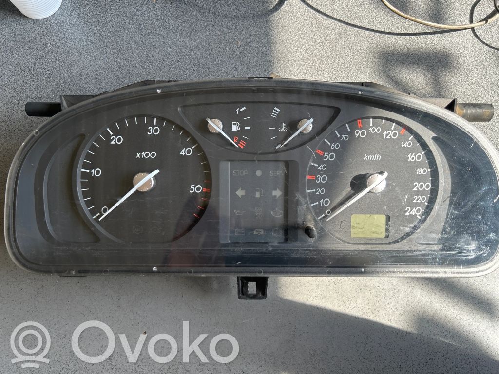 Renault Laguna II Speedometer (instrument cluster) 