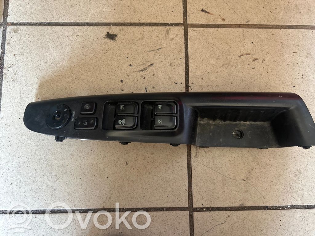 Hyundai Sonata Electric window control switch 