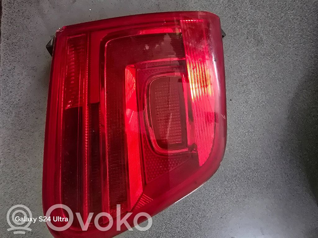 Volkswagen Tiguan Lampy tylnej klapy bagażnika 