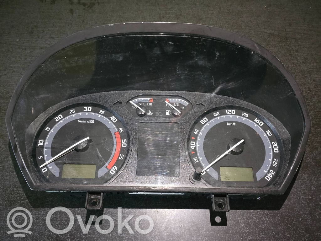 Skoda Fabia Mk1 (6Y) Licznik / Prędkościomierz 