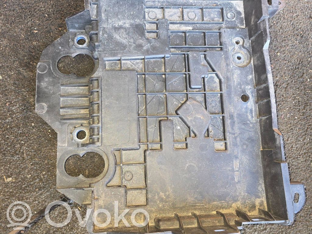 Renault Clio III Akumuliatoriaus dėžė 