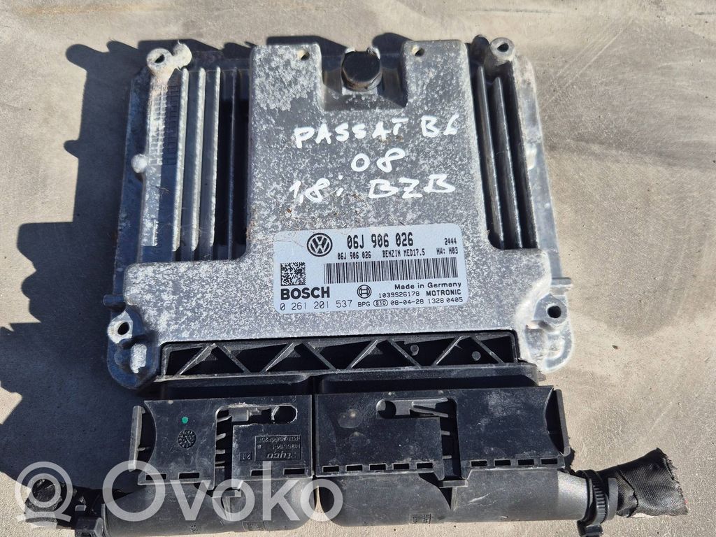 Volkswagen PASSAT B6 Engine control unit/module 