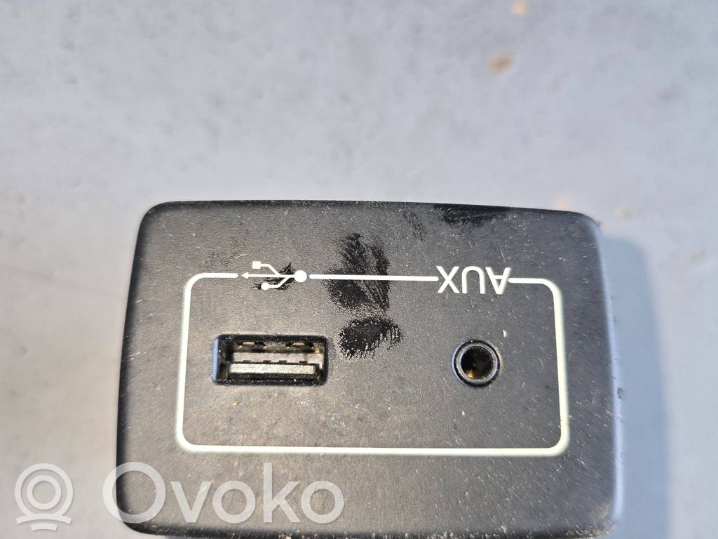 Peugeot Boxer Enchufe conector USB 