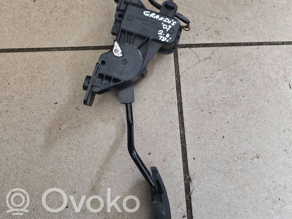Mitsubishi Grandis Pedală accelerație 