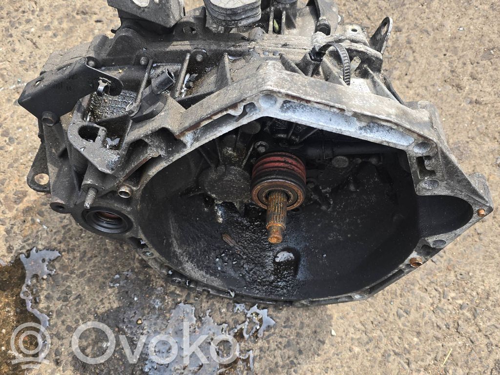 Nissan Juke I F15 Manualna 6-biegowa skrzynia biegów 