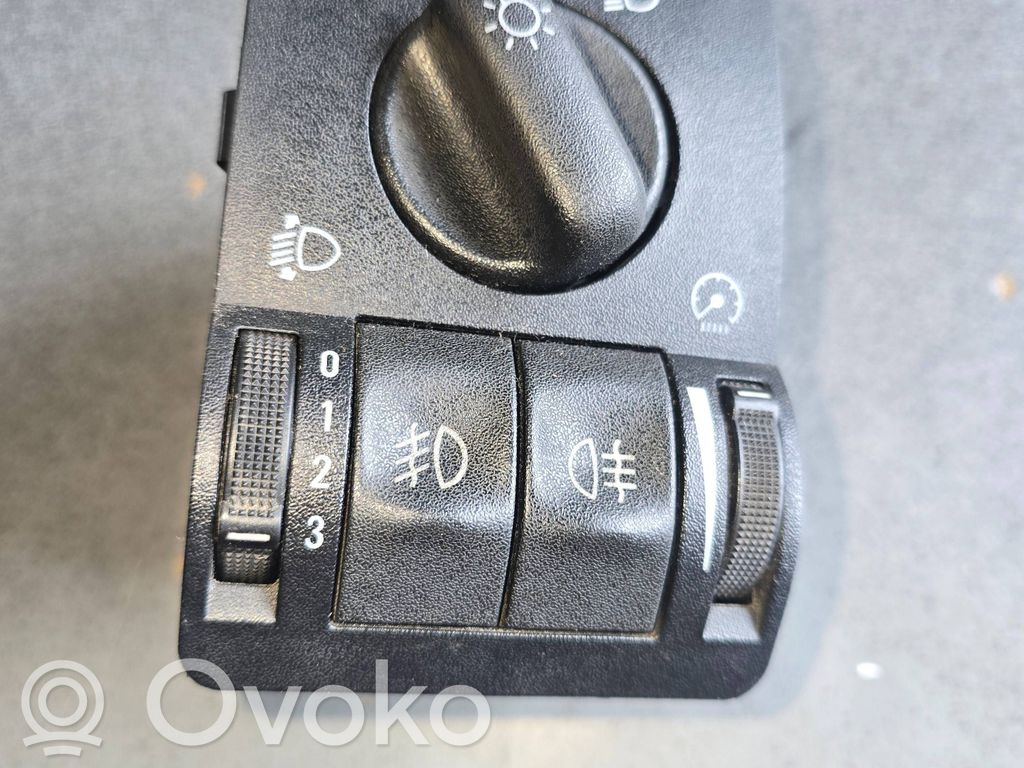 Opel Astra G Light switch 