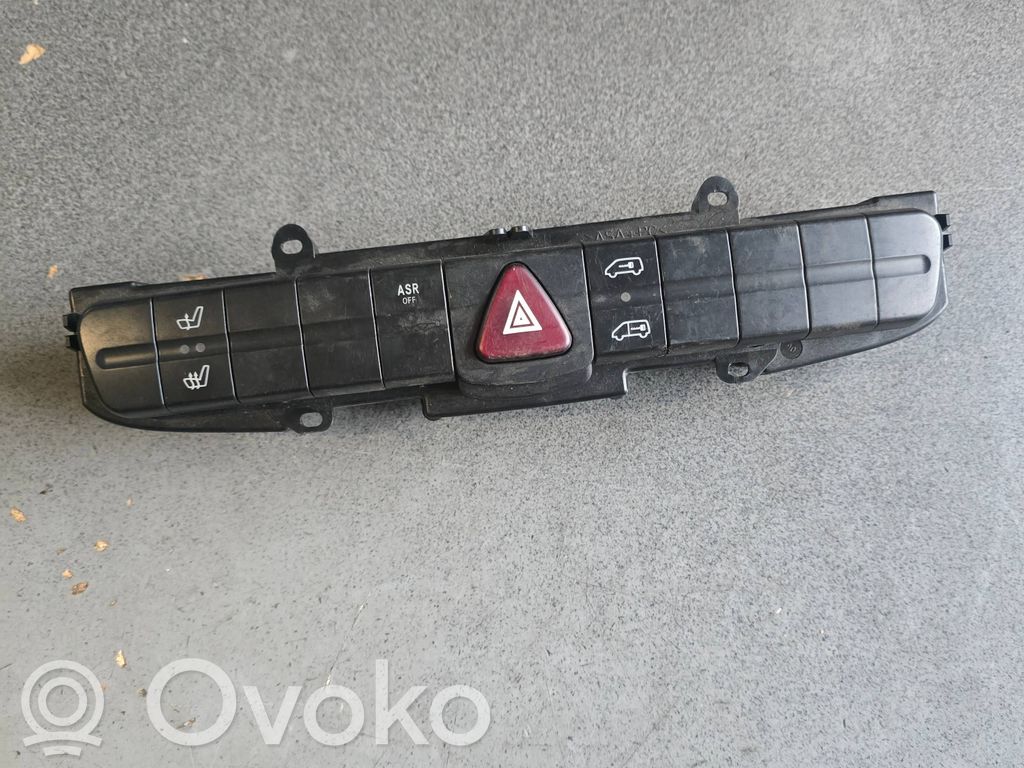 Mercedes-Benz Sprinter W906 Przycisk świateł awaryjnych 