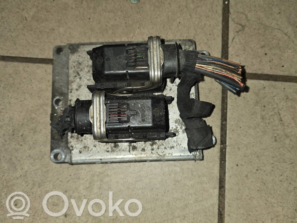 Opel Vectra C Engine control unit/module 