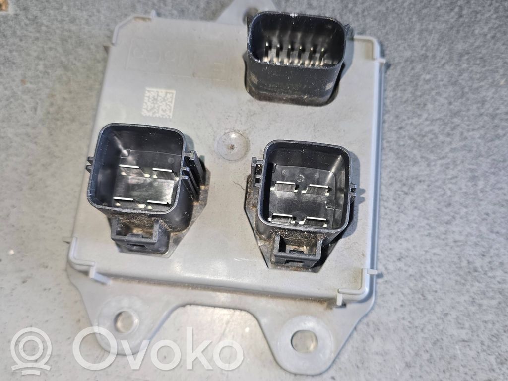 Ford Transit Custom Kvēlsveču relejs 