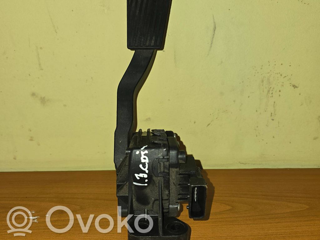 Opel Astra H Accelerator throttle pedal 