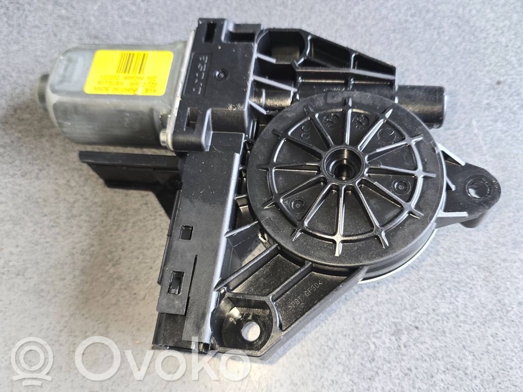 Volvo XC60 Silniczek podnoszenia szyby drzwi tylnych 