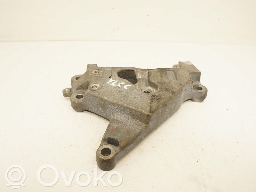 Ford Mondeo MK V Engine mounting bracket 