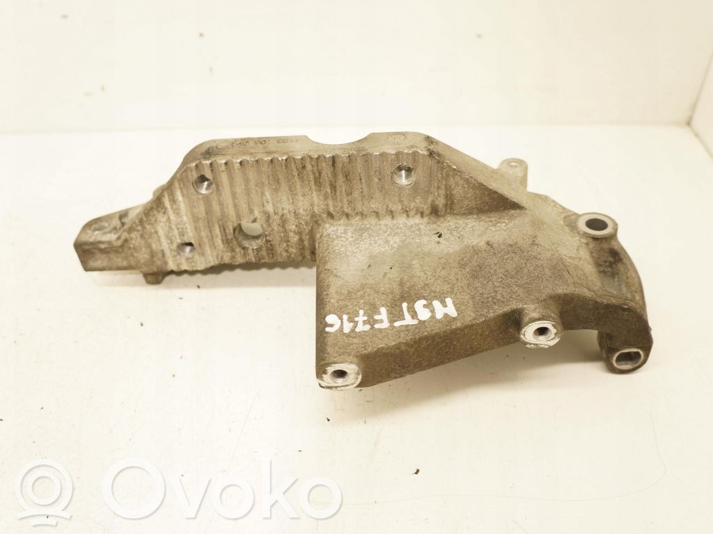 Engine mounting bracket   M9T716