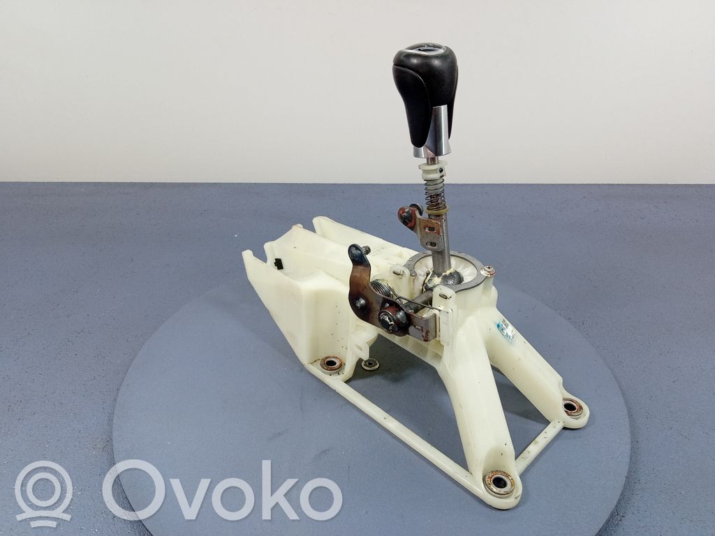 Pavarų perjungimo traukė   BJS746100,BJS746100