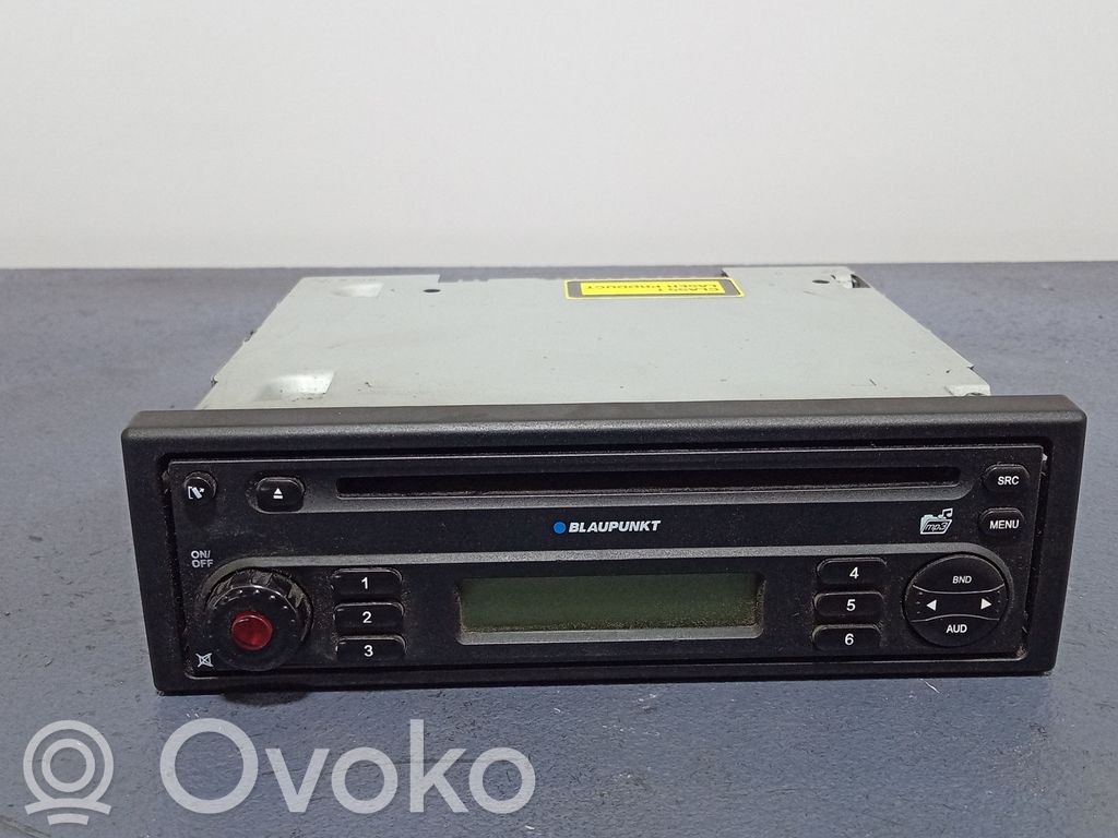 Dacia Logan I Panel / Radioodtwarzacz CD/DVD/GPS 