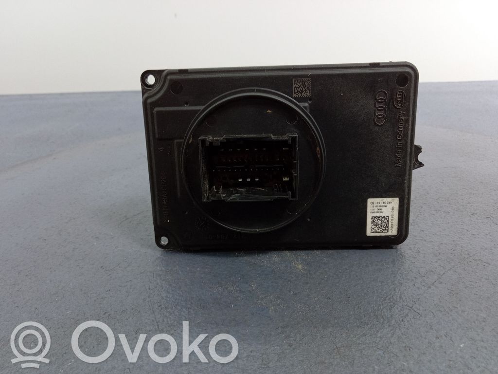 Audi Q7 4M Voltage converter/converter module 