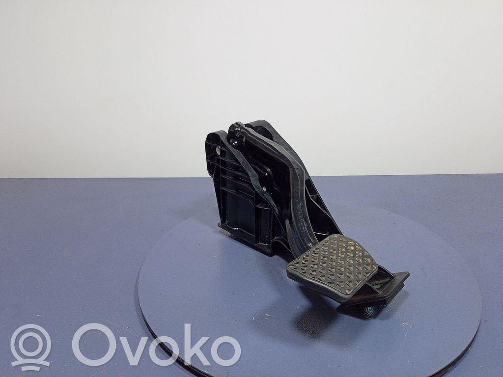 BMW iX Gaspedal 
