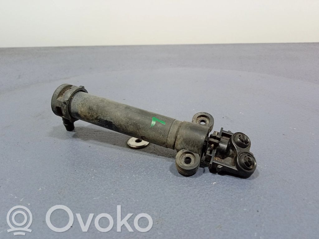 Windshield washer spray nozzle