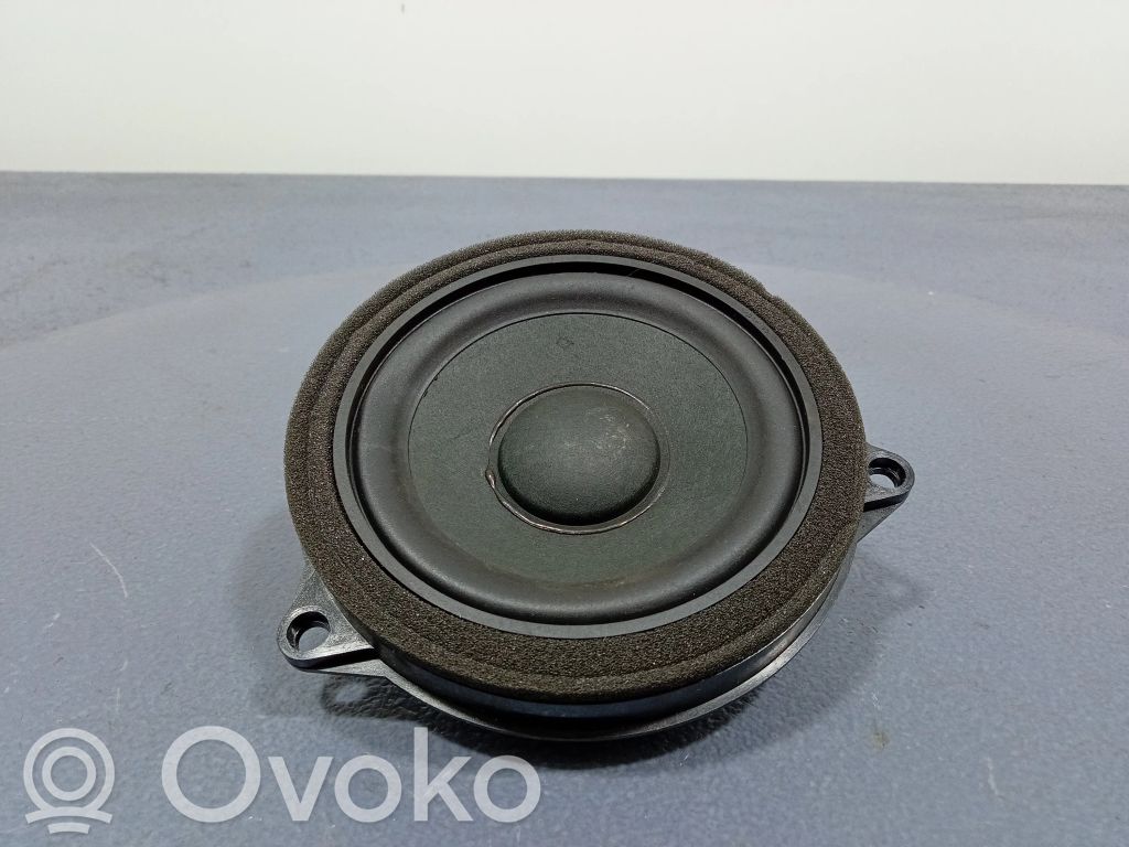 BMW X4 F26 Subwoofer 