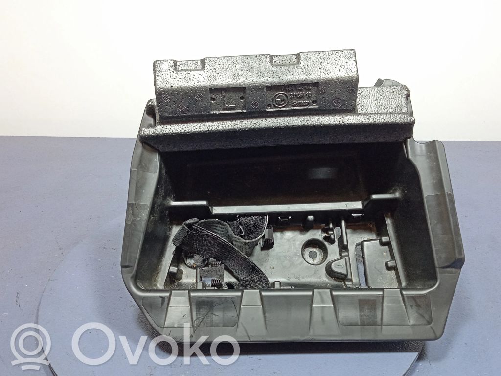 Glove box   9893879,9893879