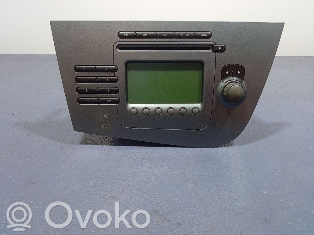 Seat Leon (1P) Panel / Radioodtwarzacz CD/DVD/GPS 