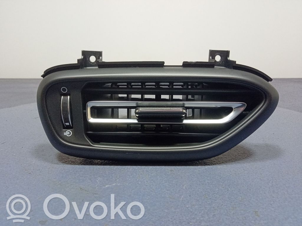 Hyundai i30 Grilă ventilație/ramă laterală bord 