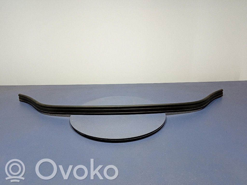 Windshield trim   9883425,9883425