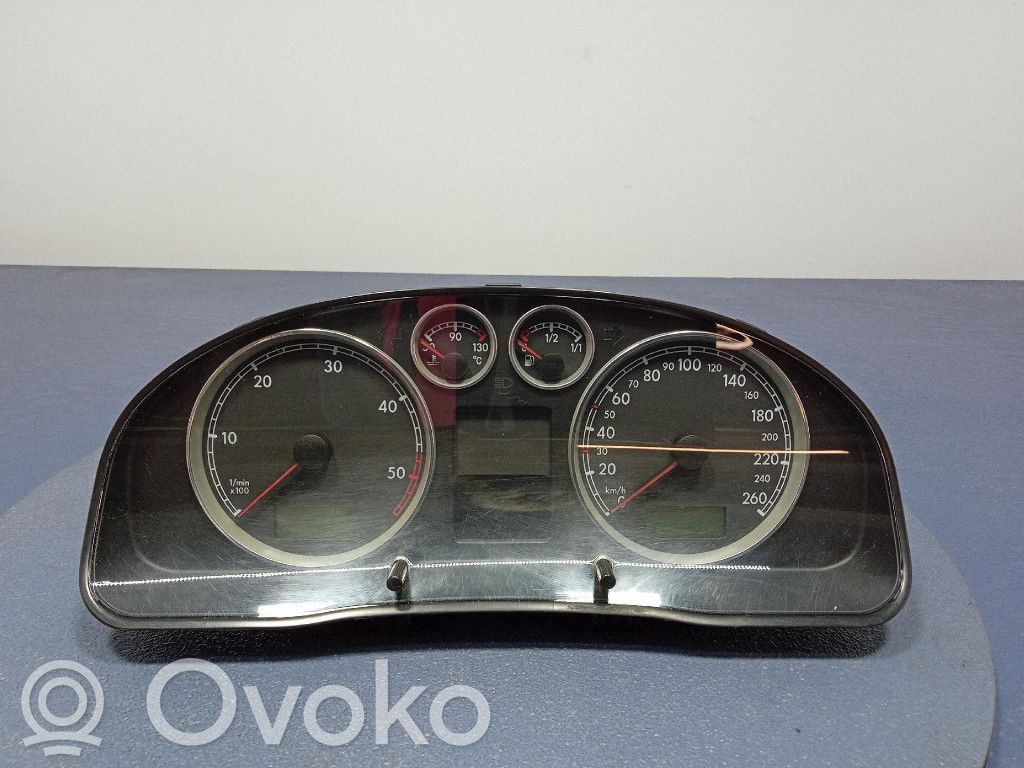 Volkswagen PASSAT B5.5 Velocímetro (tablero de instrumentos) 