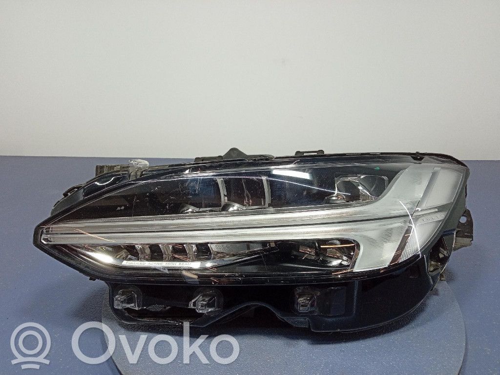 Volvo S90, V90 Scheinwerfer 