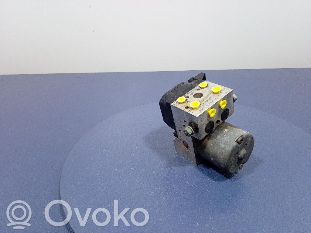 Audi A4 S4 B6 8E 8H ABS-pumppu 