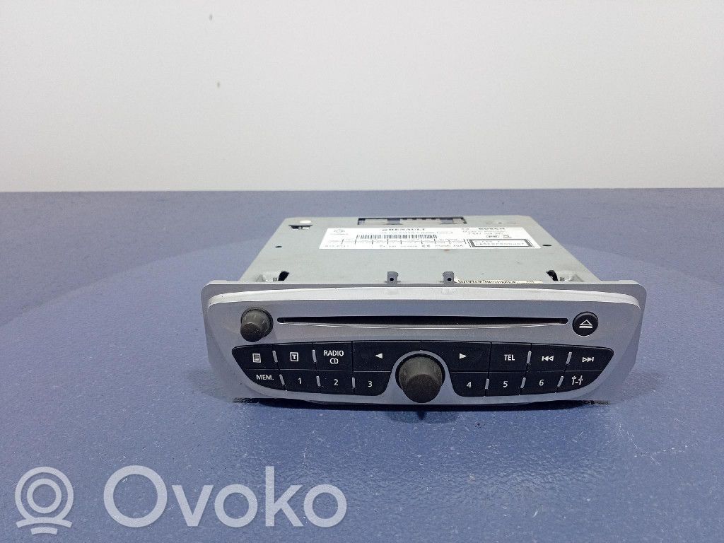 Renault Megane III Panel / Radioodtwarzacz CD/DVD/GPS 