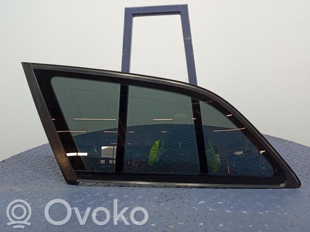 Vidrio lateral trasero