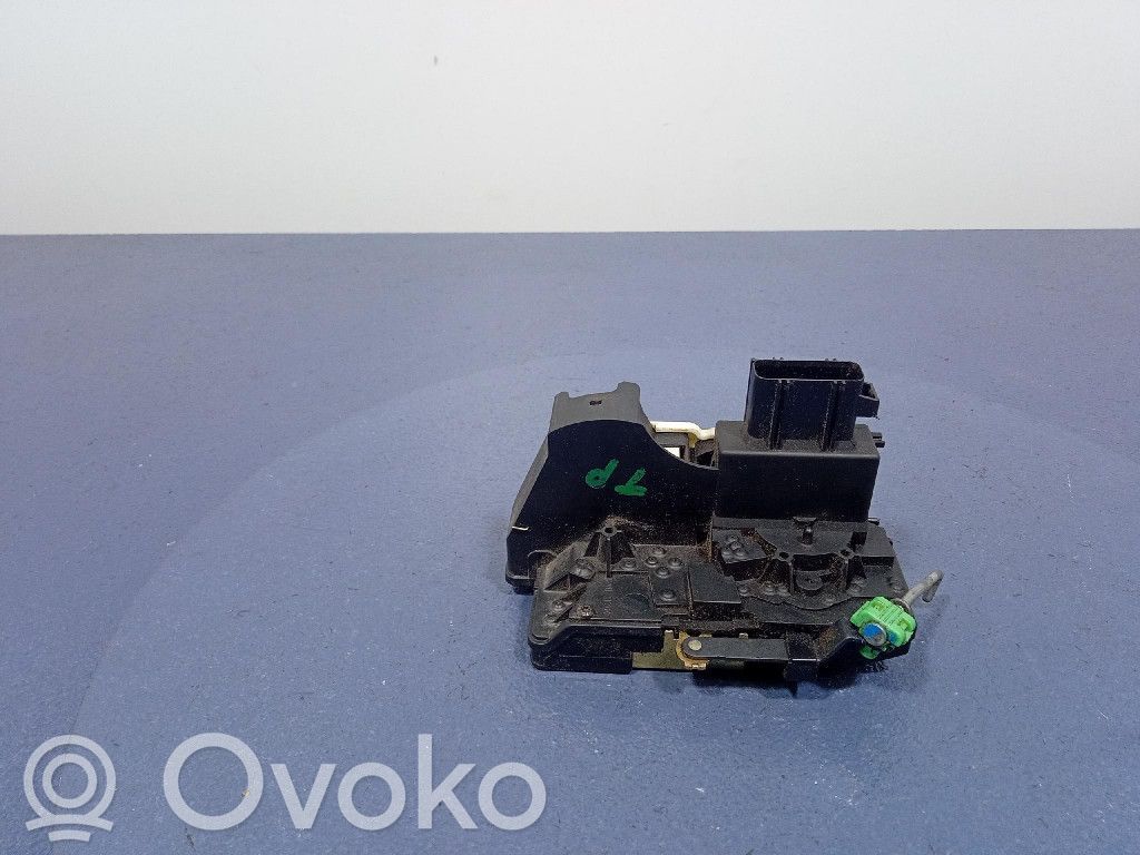 Takaoven lukko   2W4A5426421AA,2W4A5426421AA