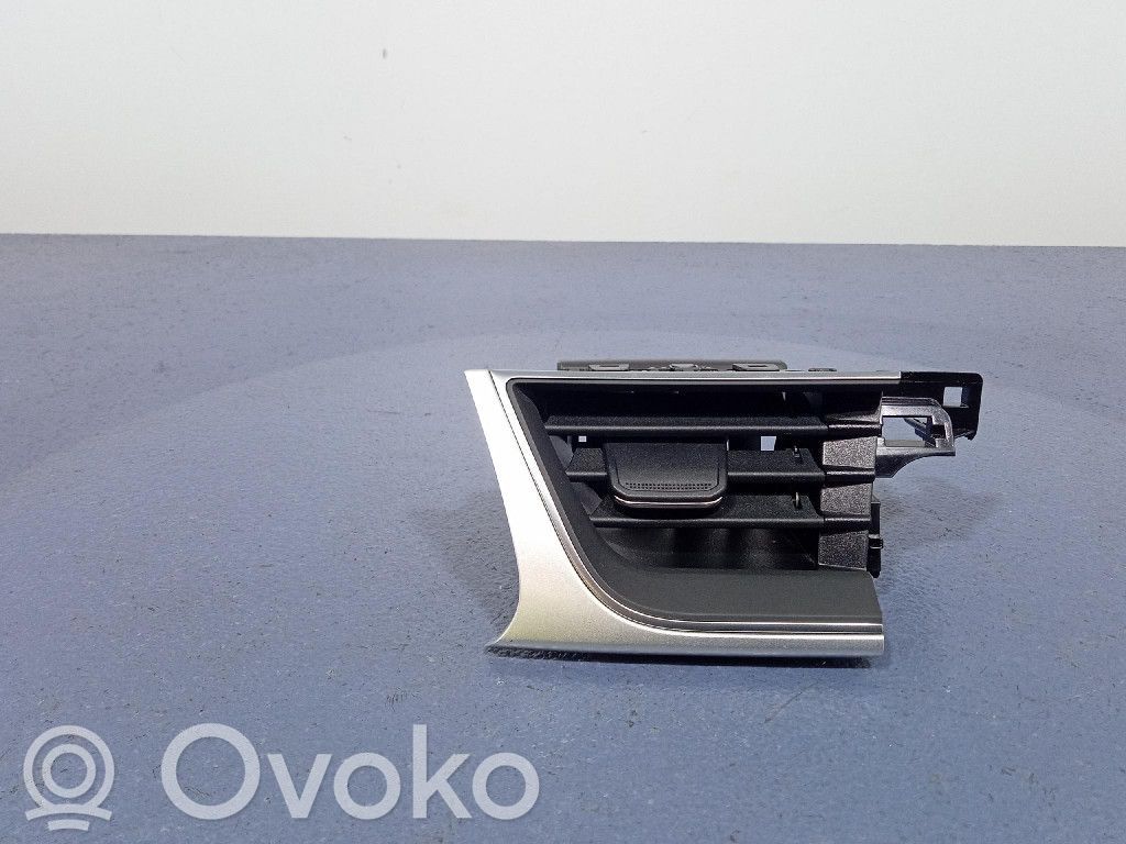 Boczna kratka nawiewu deski rozdzielczej   687603363R,687603363R
