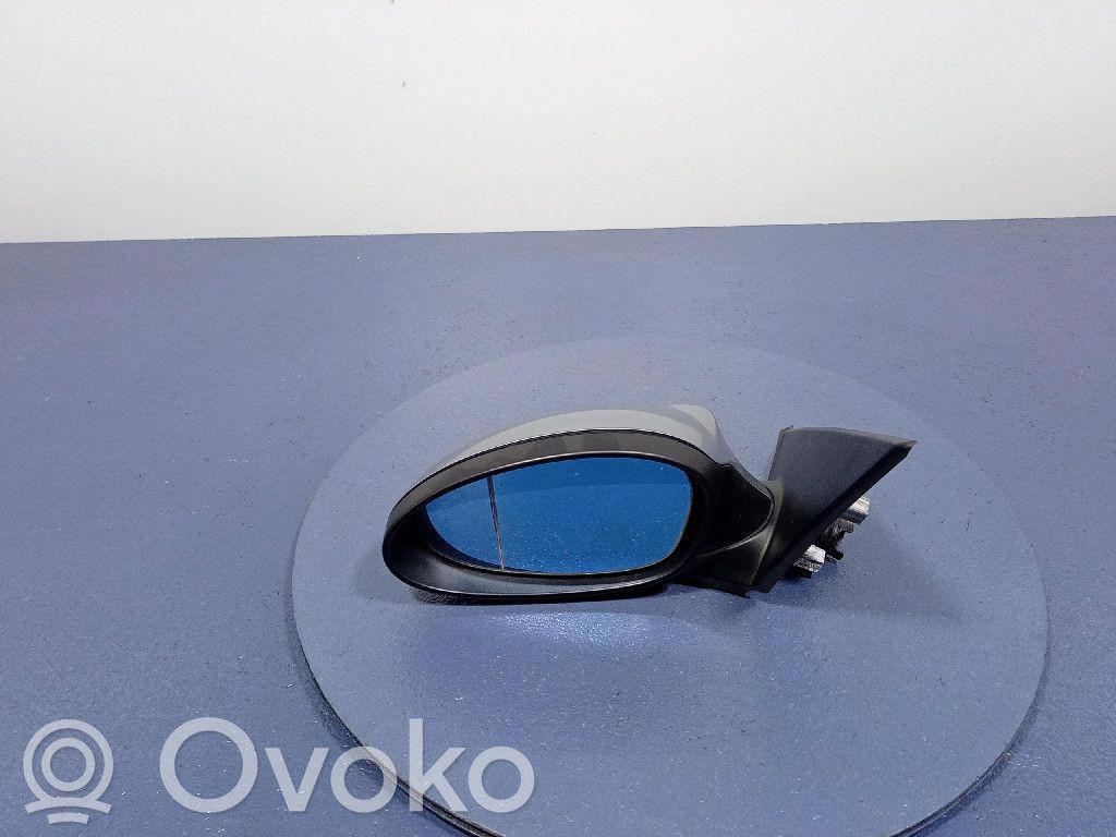 Front door electric wing mirror