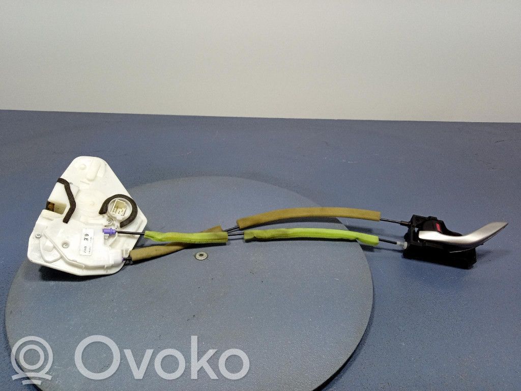 Mazda 3 II Front door lock 