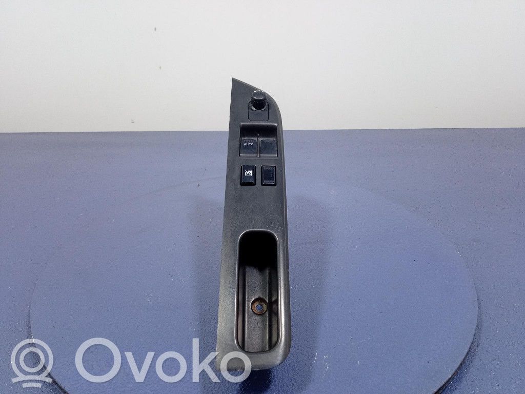 Suzuki Swift I Interruptor del elevalunas eléctrico 